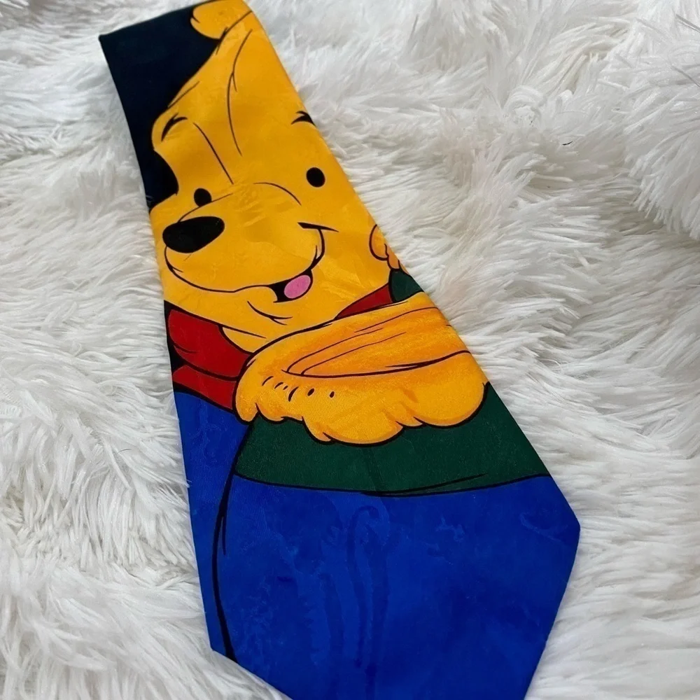 Vintage Disney Winnie the Pooh eating Honey Tie